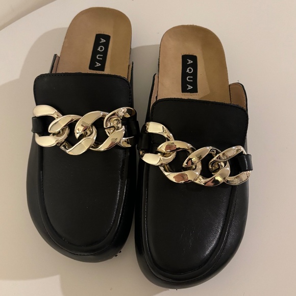Aqua Shoes - NW Women's Aqua slipper-style shoe size 8